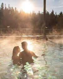 Zachód słońca nad Termami BUKOVINA – relaks po legalnej jeździe quadem